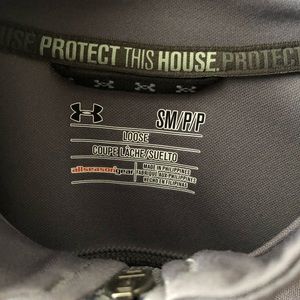 Womens UA full zip up